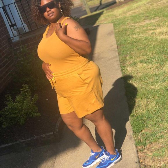 Golden Short Set - Picture 3 of 4